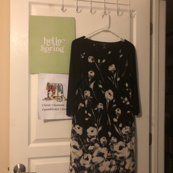 CHAPS Dress. 2020 - Picture 1 of 4